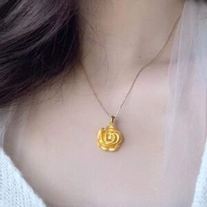 24k Gold Flower Pendant Necklace